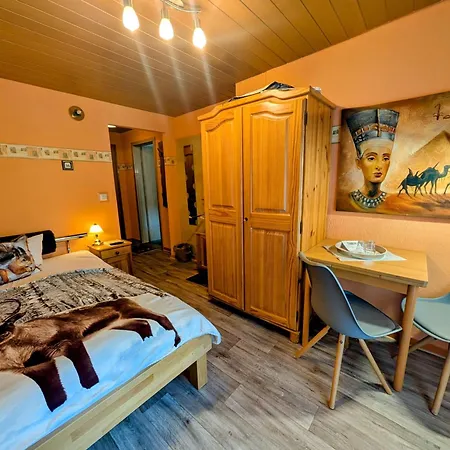 Haus Sabine - 1 Privatunterkunft *